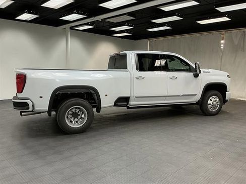 New 2026 Chevrolet Silverado 3500 High Country w/ High Country Premium Package AWD/4WD image 6