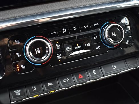 Used 2025 GMC Sierra 2500 Denali image 21