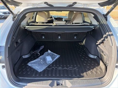 Used 2025 Subaru Outback Limited w/ Popular Package #2 image 19