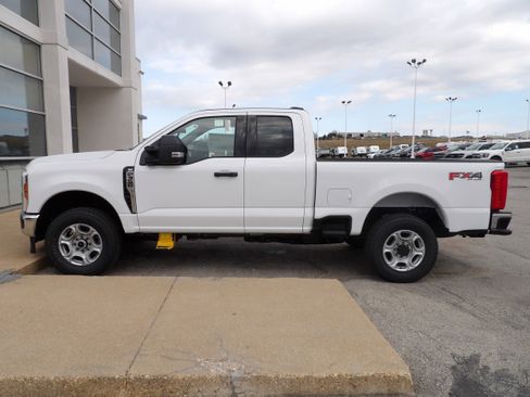 New 2026 Ford F350 XLT w/ FX4 Off-Road Package image 1