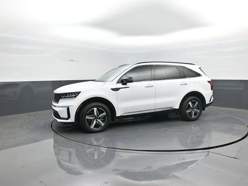 Used 2022 Kia Sorento S w/ Panoramic Sunroof Package FWD image 4