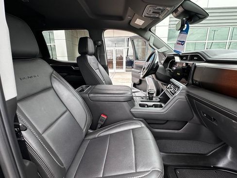 Used 2024 GMC Sierra 1500 Denali w/ Technology Package AWD/4WD image 24