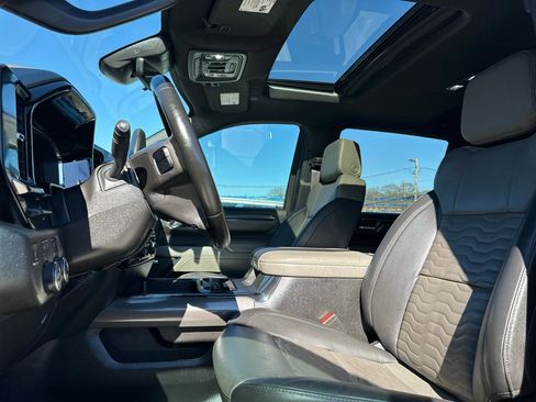 Used 2024 Chevrolet Silverado 2500 ZR2 w/ Technology Package AWD/4WD image 10