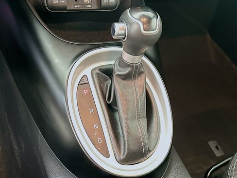 Used 2017 Kia Soul + FWD image 23