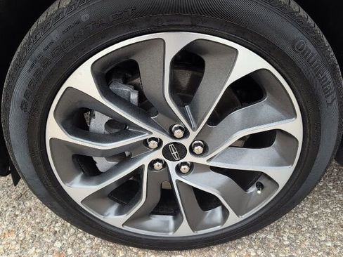 Used 2022 Lincoln Nautilus Reserve image 20