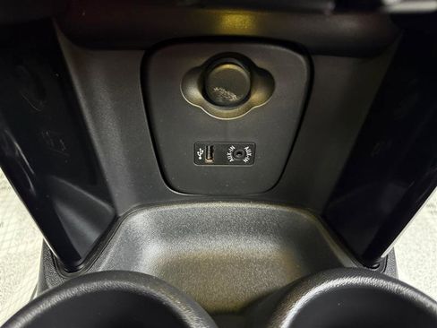 Used 2016 MINI Cooper S w/ Wired Package image 23