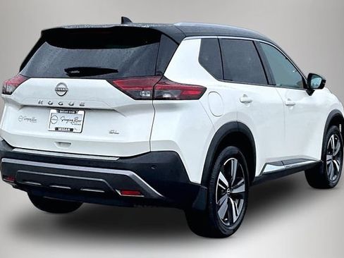 Used 2023 Nissan Rogue SL FWD image 5