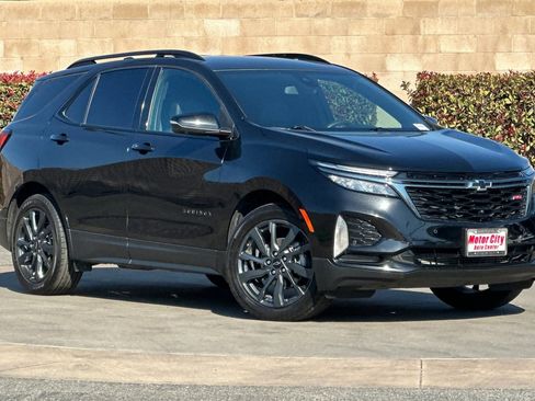 Certified 2022 Chevrolet Equinox RS w/ RS Leather Package image 2