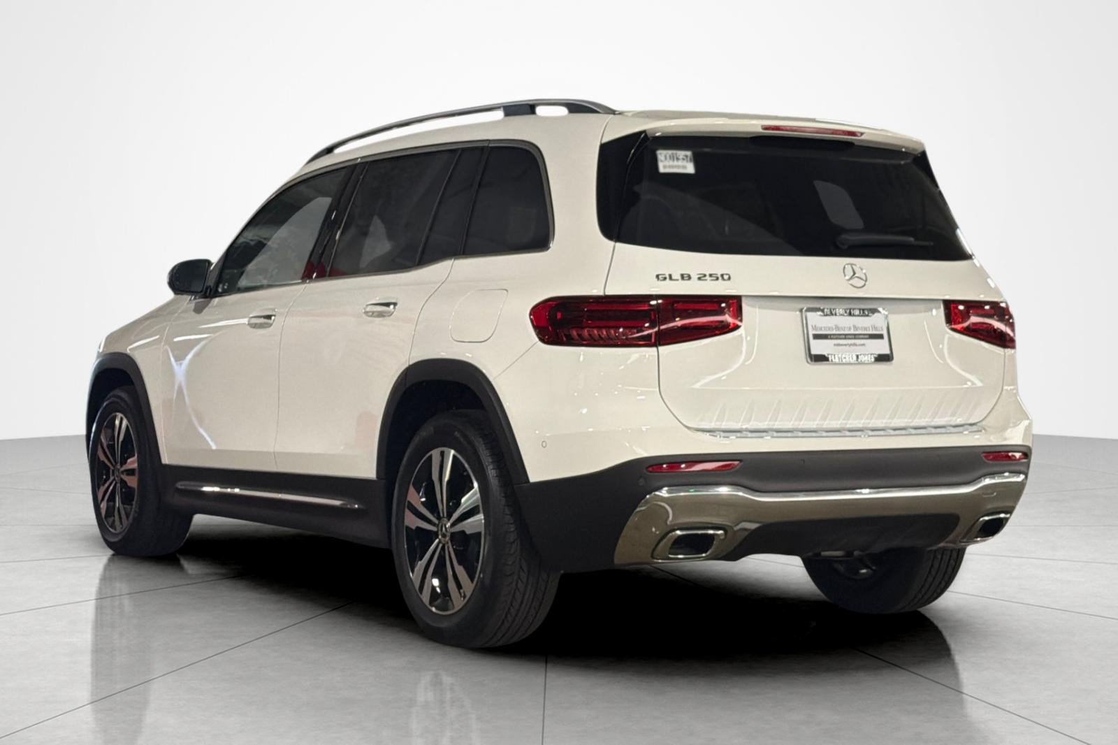 New 2026 Mercedes-Benz GLB 250 image 3