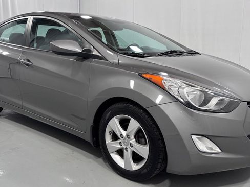Used 2013 Hyundai Elantra GLS w/ Preferred Pkg FWD image 3