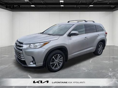 Used 2018 Toyota Highlander XLE AWD/4WD image 1