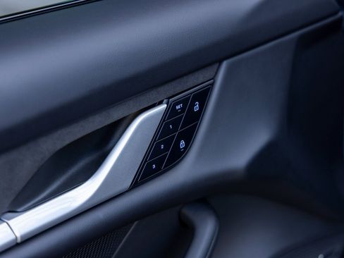 New 2025 Porsche Taycan Turbo GT image 31