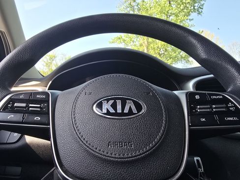 Used 2019 Kia Sorento AWD V6 image 25