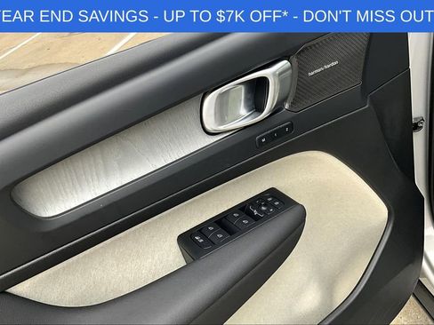 Used 2025 Volvo XC40 B5 Ultra w/ Protection Package Premier image 23