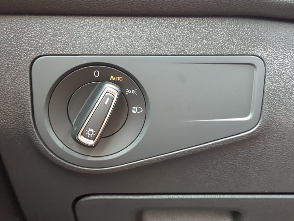 Certified 2023 Volkswagen Tiguan SE R-Line FWD image 26