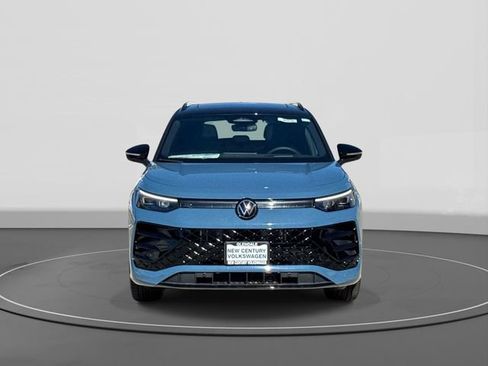 New 2026 Volkswagen Tiguan SE R-Line FWD image 2