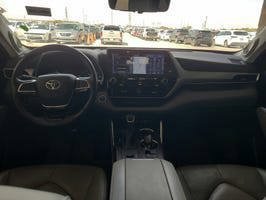 Used 2021 Toyota Highlander Platinum FWD image 7