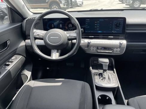 Used 2026 Hyundai Kona SEL Sport FWD image 11