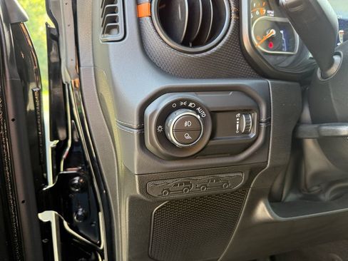Used 2026 Jeep Gladiator Mojave AWD/4WD image 18