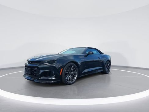 Used 2022 Chevrolet Camaro ZL1 RWD image 4