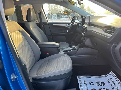 Used 2021 Ford Escape SE image 17