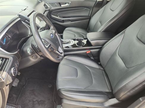 Used 2018 Ford Edge Titanium w/ Equipment Group 302A FWD image 20