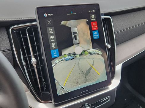 New 2026 Volvo XC90 T8 Ultra w/ Protection Package AWD/4WD image 9