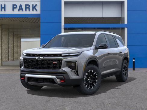 New 2026 Chevrolet Traverse Z71 w/ Driver Confidence Package image 6