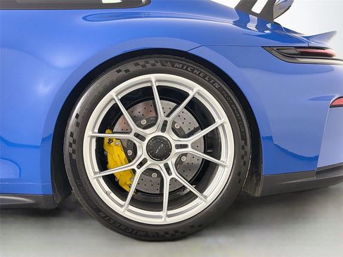 Certified 2025 Porsche 911 GT3 RWD image 11