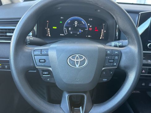 Used 2025 Toyota Camry LE w/ Convenience Package FWD image 22