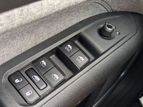 Used 2024 Jeep Compass Latitude AWD/4WD image 23