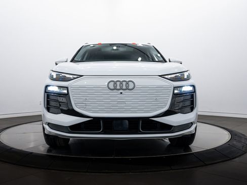 Certified 2025 Audi Q6 e-tron Premium Plus image 23
