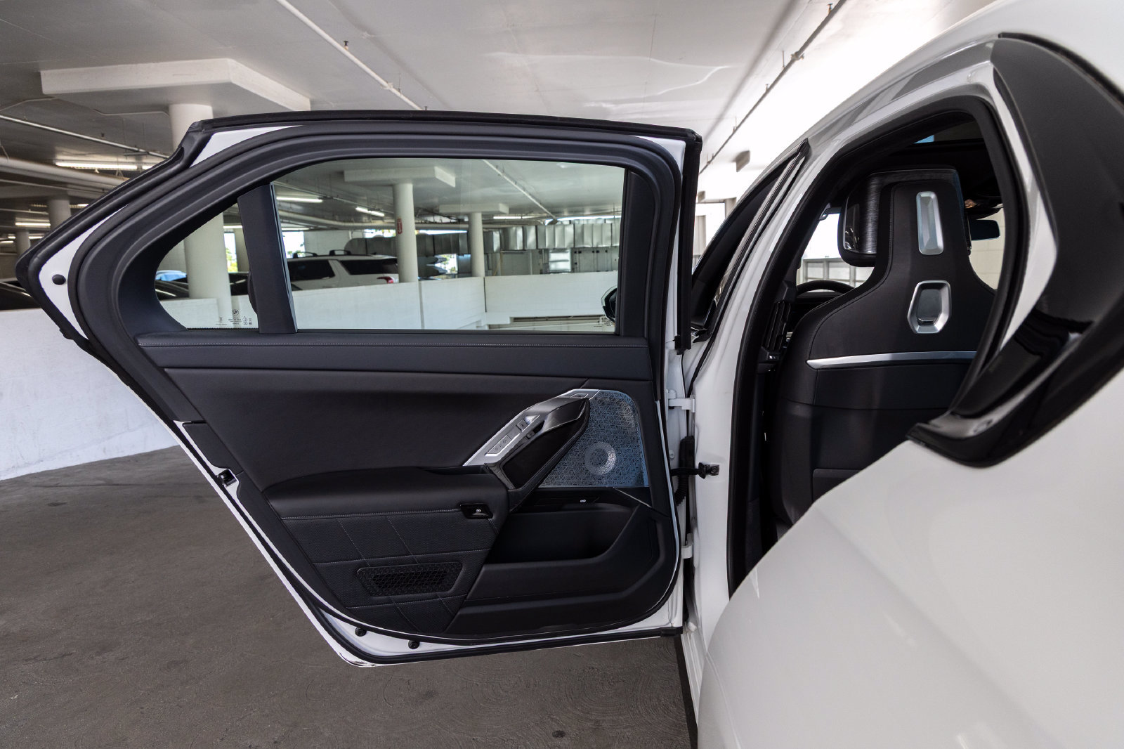 Certified 2025 BMW 760i xDrive AWD/4WD image 20