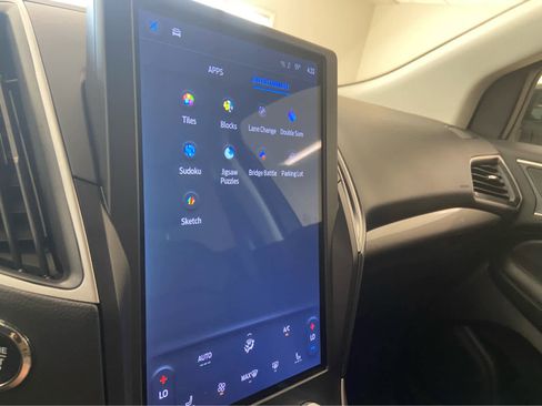 Used 2024 Ford Edge SEL image 26