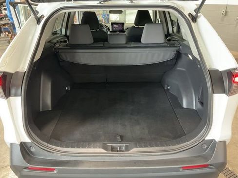 Used 2024 Toyota RAV4 XLE AWD/4WD image 20