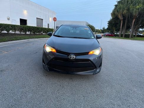 Used 2017 Toyota Corolla LE FWD image 8