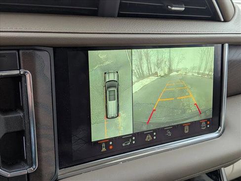 Used 2024 GMC Yukon Denali w/ Advanced Technology Package image 12