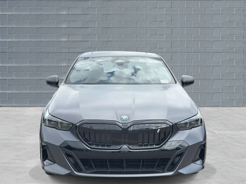 New 2027 BMW i5 eDrive40 w/ M Sport Package RWD image 2