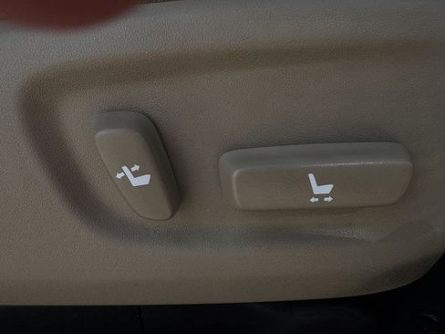 Used 2021 Toyota 4Runner SR5 Premium w/ Moonroof Package RWD image 26