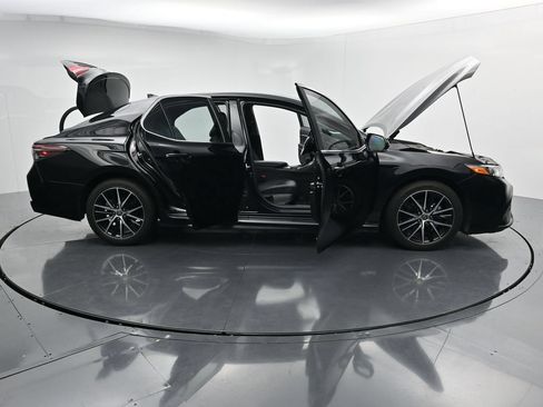 Used 2022 Toyota Camry SE FWD image 33