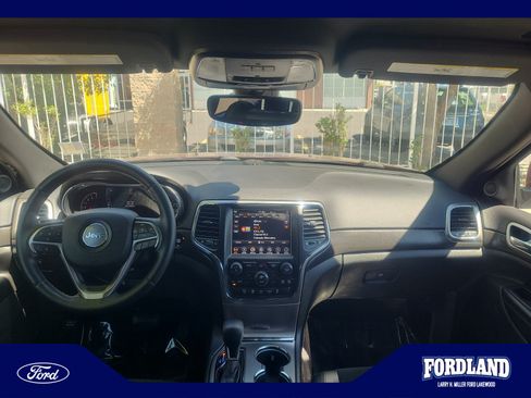 Used 2018 Jeep Grand Cherokee Altitude AWD/4WD image 20