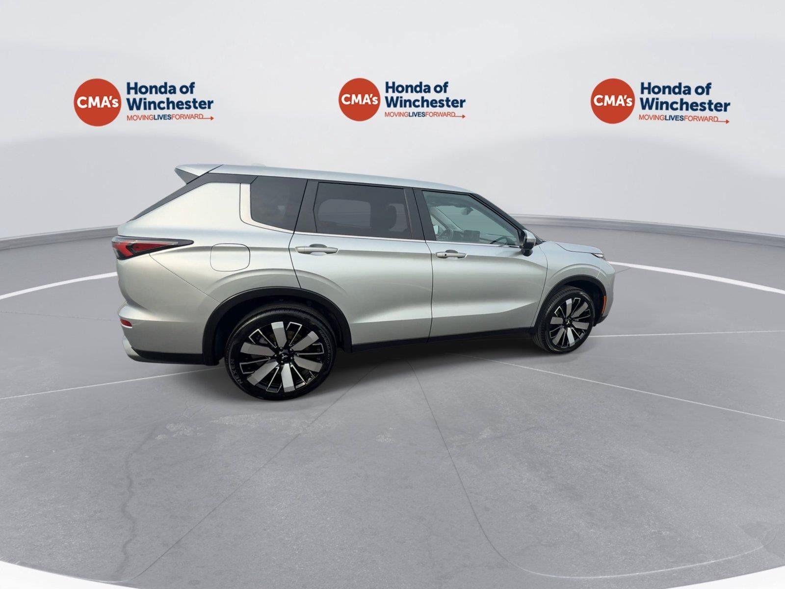 Used 2025 Mitsubishi Outlander SE AWD/4WD image 8