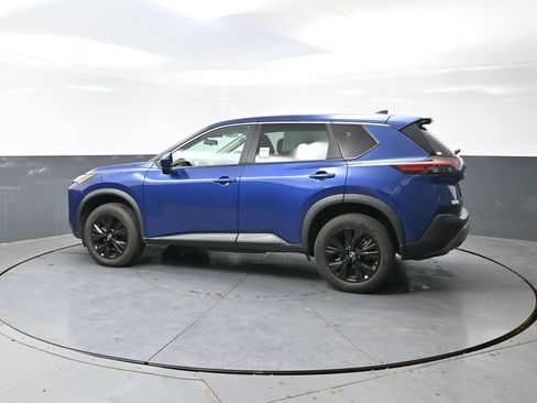 Used 2023 Nissan Rogue SV image 11