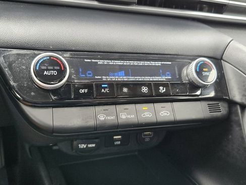 Used 2022 Hyundai Elantra SEL FWD image 16