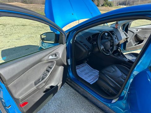 Used 2016 Ford Focus SE w/ Equipment Group 201A FWD image 9