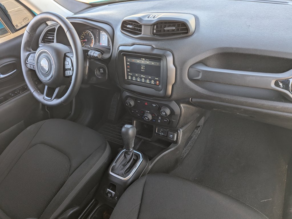 Used 2020 Jeep Renegade Altitude FWD image 37