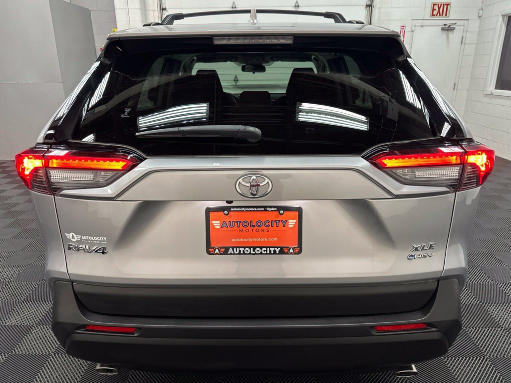 Used 2025 Toyota RAV4 XLE AWD/4WD image 8