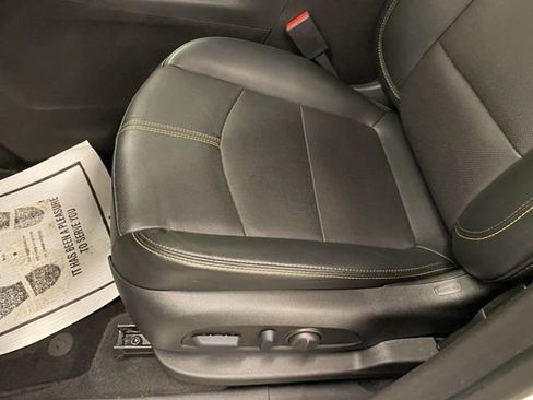 Used 2023 Chevrolet Equinox Premier image 17