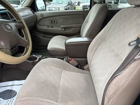 Used 2001 Toyota Tacoma PreRunner RWD image 8