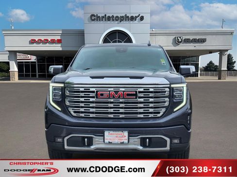 Used 2023 GMC Sierra 1500 Denali w/ Technology Package AWD/4WD image 8